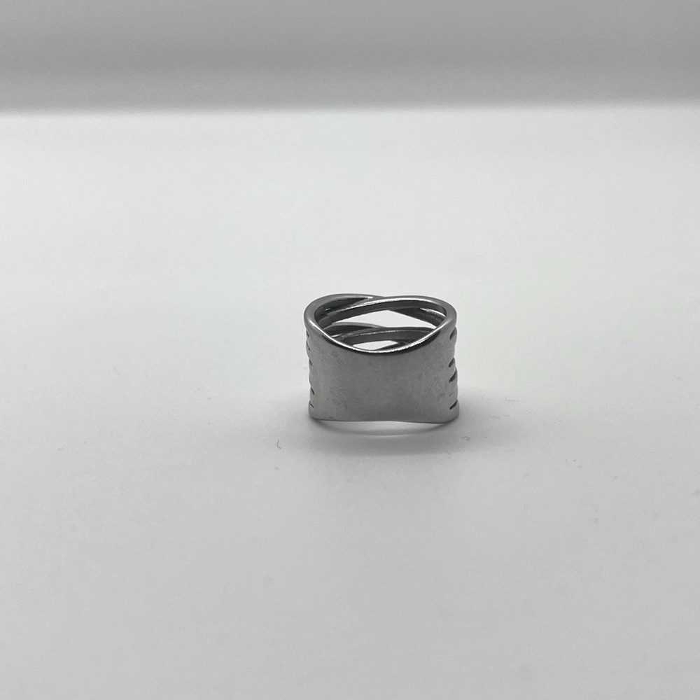 Women’s Chunky Ring - Picture 2 of 5